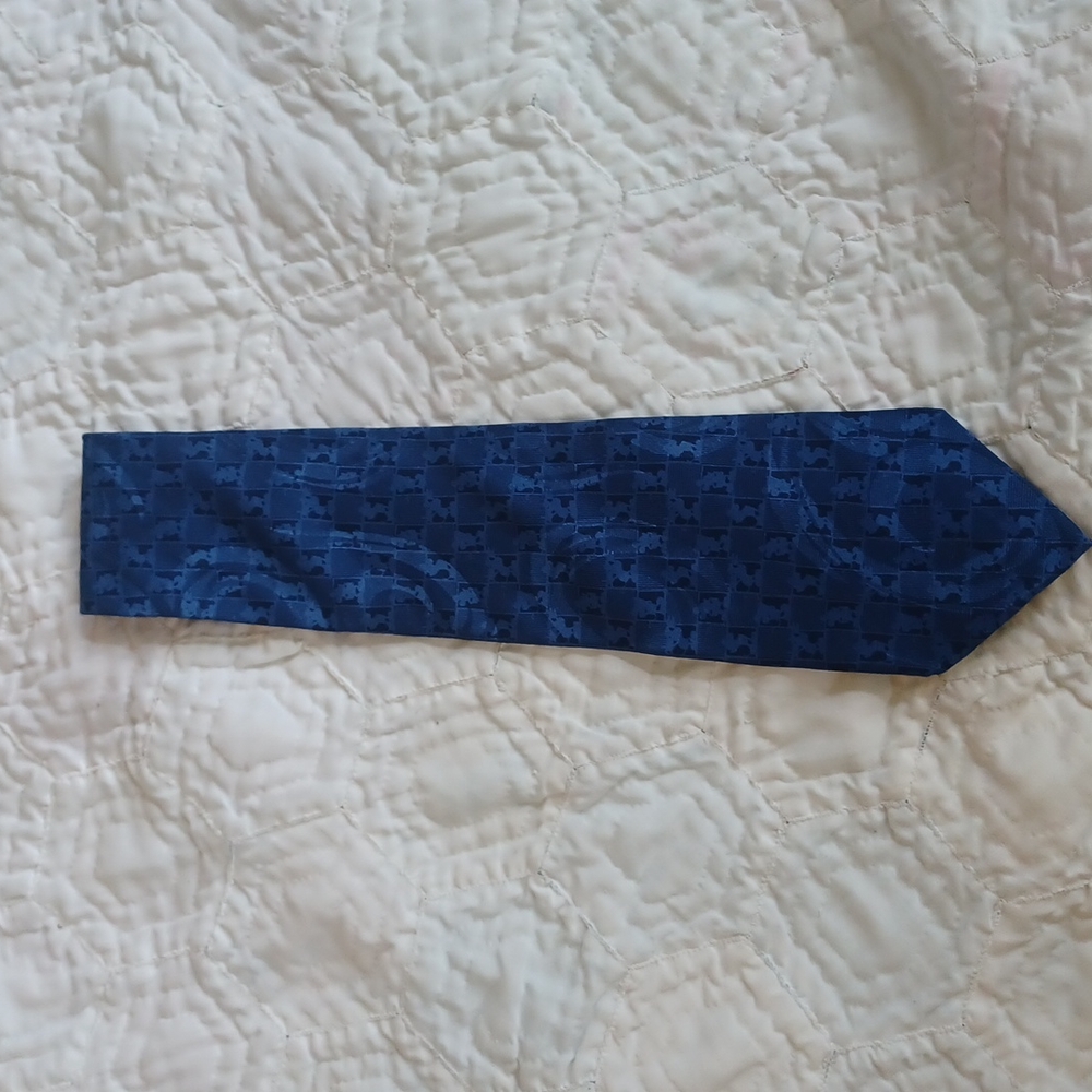 Walt Disney World tie - Picture 6 of 7